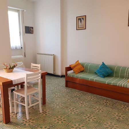 Lorenzo'S Charming Flat Monterosso al Mare Esterno foto