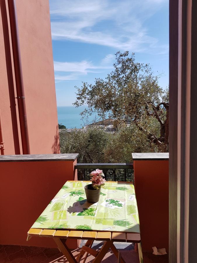 Lorenzo'S Charming Flat Monterosso al Mare Esterno foto